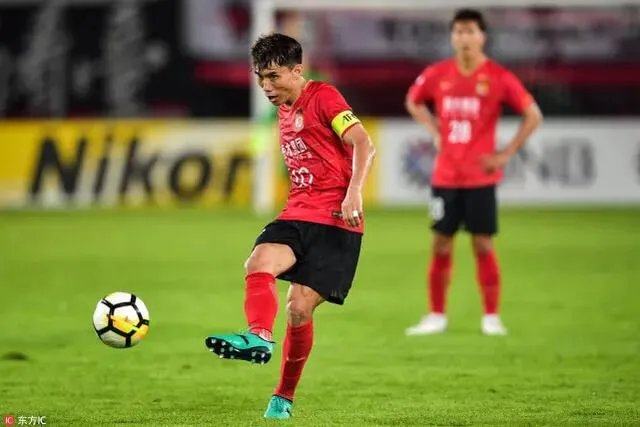 恒大0:2落后北京人和,为什么卡纳瓦罗最先换下郑智?