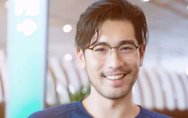 高云翔和高以翔有什么样的关系,难道真是亲兄弟吗?