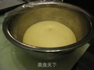 奶香面包——电动打蛋器和面、烤箱发酵法
