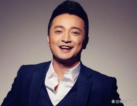 央视主持人尼格买提被妻子取关微博,双方7年无互动,曾传婚变,怎么回事?