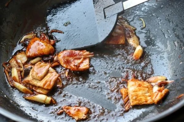 蘑菇炒肉做法