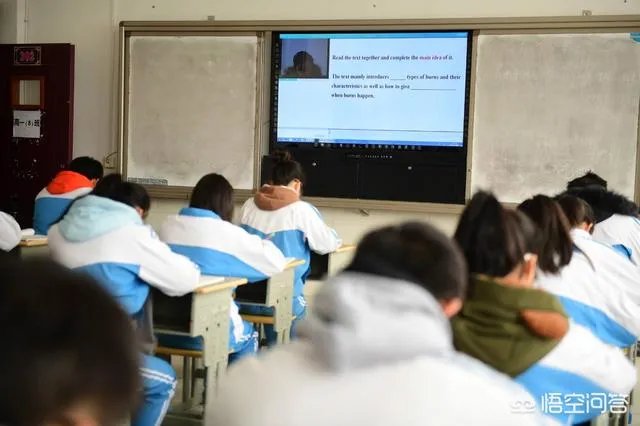 如何评价男生留学2年败光200万？钱真能弥补家庭教育的缺失吗？