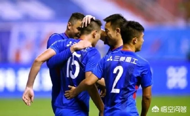 申花2比2战平恒大止住连胜,如何看待两支亚冠球队上下半场如此差异的表现?