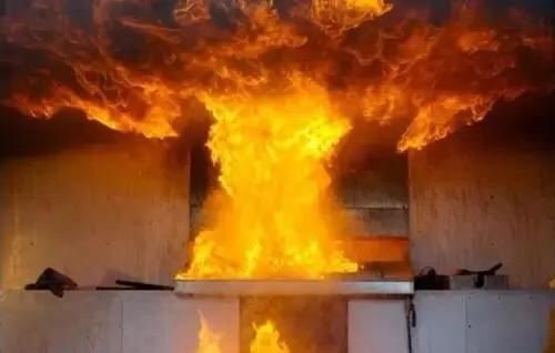 天津一居民楼突发爆炸,致1死17伤,到底怎么回事啊?