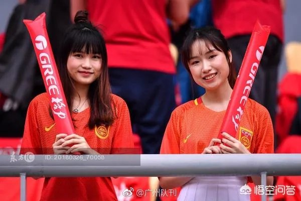 申花2比2战平恒大止住连胜,如何看待两支亚冠球队上下半场如此差异的表现?