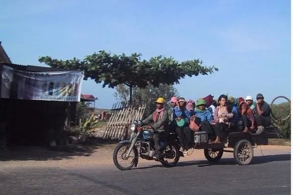 如果跟团旅游中,遇到旅游团客车超载,可以拒绝乘坐吗?