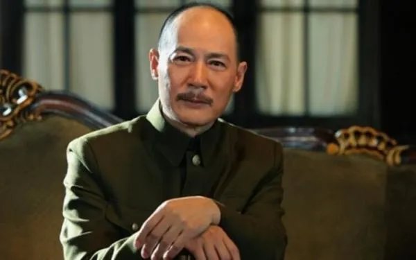 黄埔三杰之一的贺衷寒，为何会倒向蒋介石，又为何被蒋遗弃？