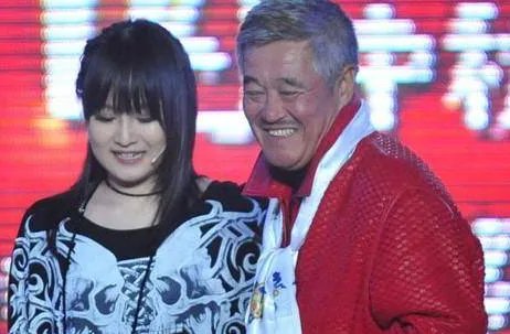 赵本山妻子再为女儿婚事着急,为什么球球的婚事现在还没着落