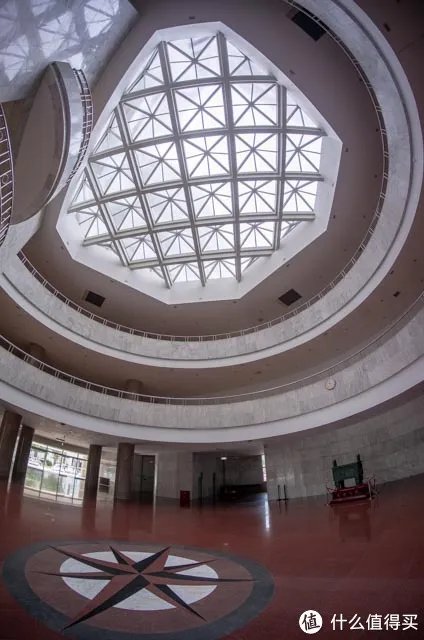 穷玩无反 篇四:高性价比鱼眼之选:三阳(walimex) 8mm f2.8鱼眼镜头