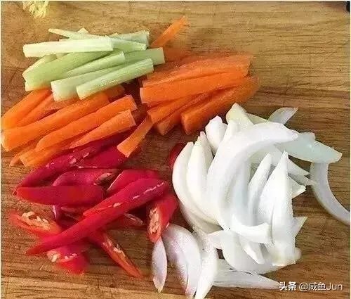 甜辣鸡爪的做法步骤图,甜辣鸡爪怎么做好吃?