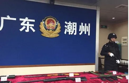 富二代开宾利连夜运枪是怎么回事?