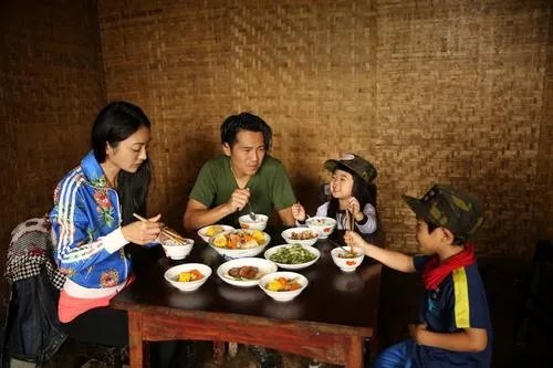 曹格儿子女儿长大了,你喜欢他们小时候还是现在呢?