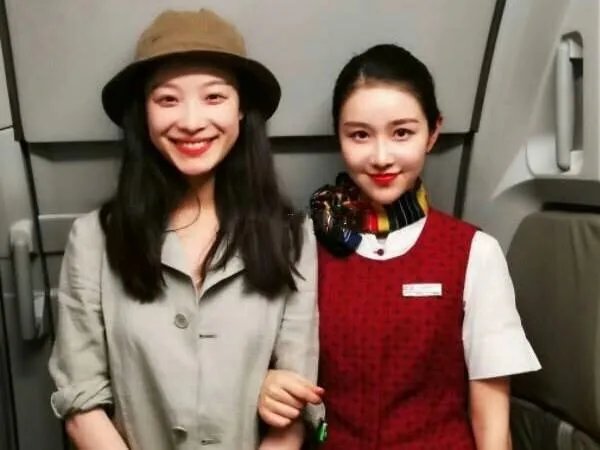 倪妮在飞机上偶遇同名同姓空姐,空姐跟倪妮谁赢了?