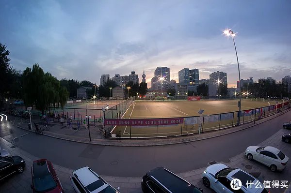 穷玩无反 篇四:高性价比鱼眼之选:三阳(walimex) 8mm f2.8鱼眼镜头