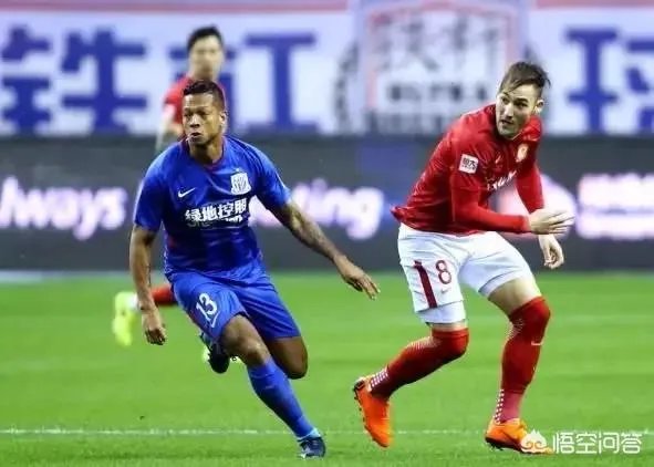 申花2比2战平恒大止住连胜,如何看待两支亚冠球队上下半场如此差异的表现?