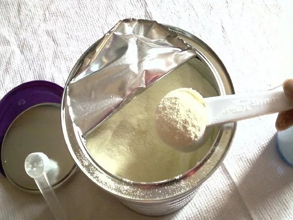 飞鹤和澳优奶粉强强对比,看完配方和吸收效果便知哪个好