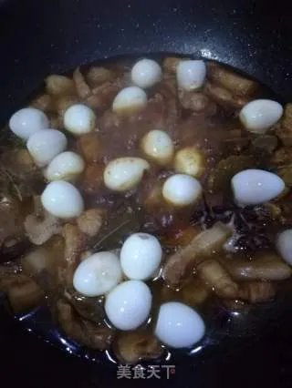 鹌鹑蛋红烧肉