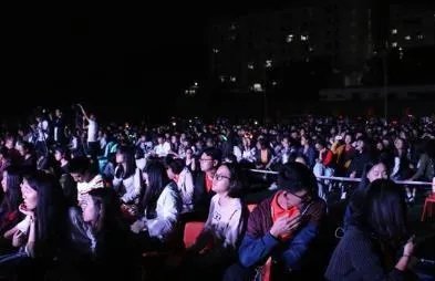 晚会互动游戏的背景音乐,我要的是纯音乐,节奏好的,不要死气沉沉的