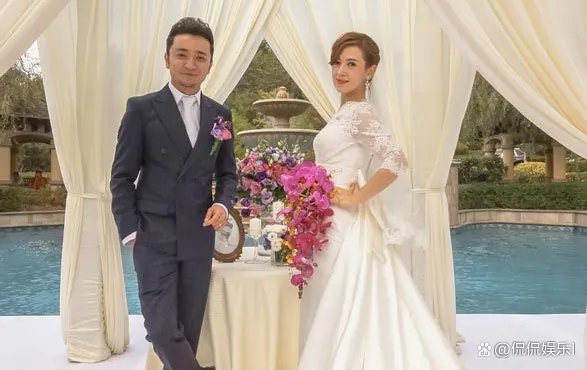 央视主持人尼格买提被妻子取关微博,双方7年无互动,曾传婚变,怎么回事?