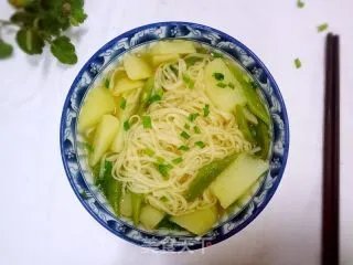 家常土豆面