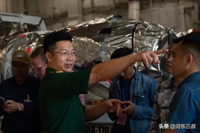 美国的航母在海上，为何会有病毒？