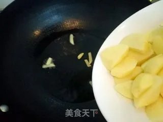 家常土豆面
