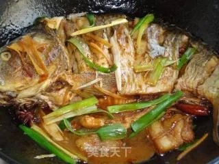 红烧鲤鱼