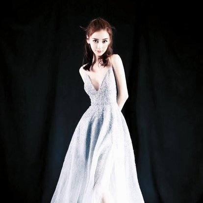 杨颖疑自曝单身后,黄晓明首发声,两人究竟是否已经离婚?