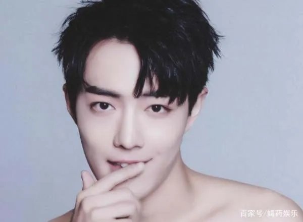 杨紫主动晒与肖战亲密合照,是不是在官宣恋情呢?