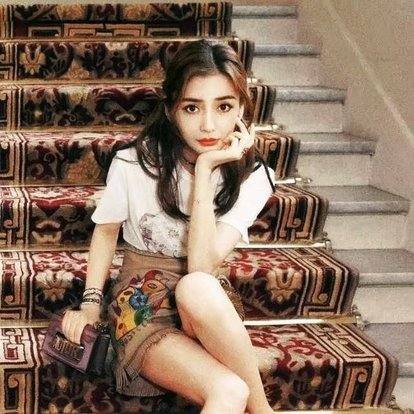 杨颖疑自曝单身后,黄晓明首发声,两人究竟是否已经离婚?
