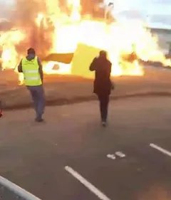 巴黎郊区发生爆炸是怎么回事?
