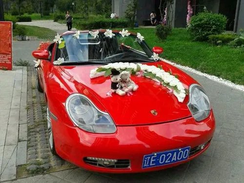 租婚车价格一般是多少 2018婚车租赁价格大全