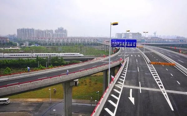 中国古桥历经千年风雨依旧屹立不倒,无锡高架桥为何却“寿命短暂”?