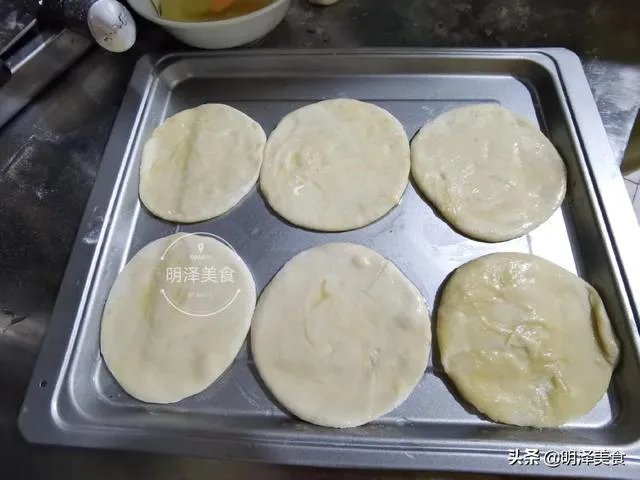 怎样做油酥饼?里面的油酥怎样做?详细的做法步骤图有吗?