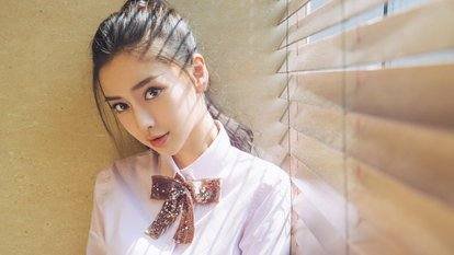 杨颖疑自曝单身后,黄晓明首发声,两人究竟是否已经离婚?