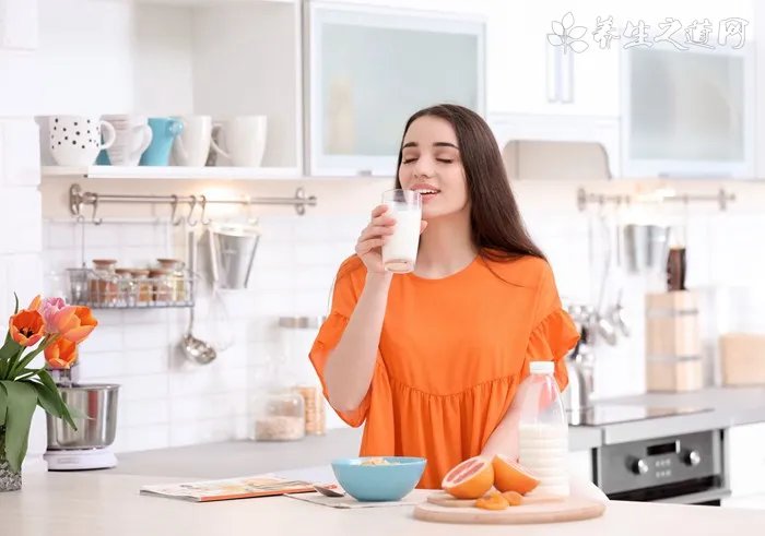 机油加多了怎么抽出来（机油加多了怎么抽出来）