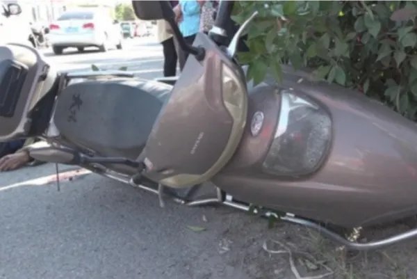 盐城一老奶奶送孙子上学后被撞身亡,此事故是谁的责任?