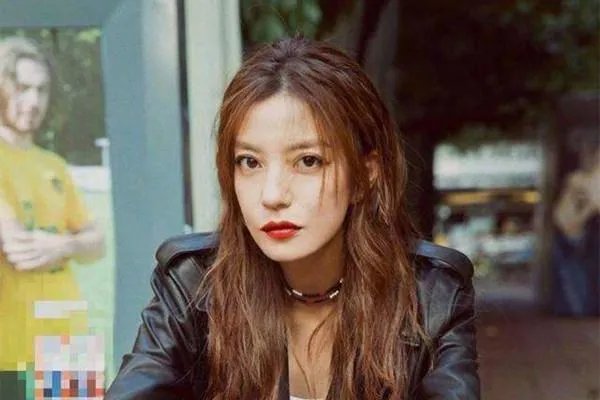 “所有女演员都很难出头”,赵薇为什么这样说?