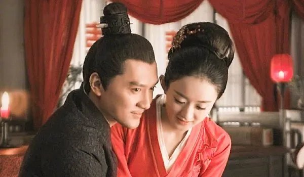 曝冯绍峰带儿子探班赵丽颖是真的吗?