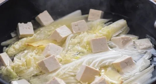 白菜炖豆腐怎样做才好吃?有什么小窍门?