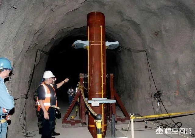威慑伊朗地下基地!美B2轰炸机对伊朗投巨型钻地弹有何可怕之处?