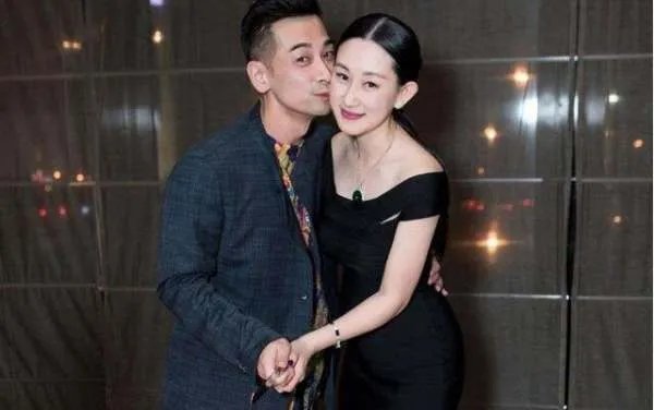 赵文卓全家福曝光,豪送钻石项链为保姆庆生,他们一家人的状态如何?
