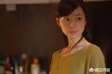 曾经在娱乐圈中红极一时的女明星张静初。为什么惨遭雪藏?