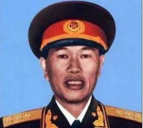 邓华简历
