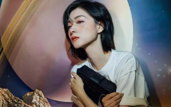 为什么都说万茜人设崩塌了,她都做了哪些事情?