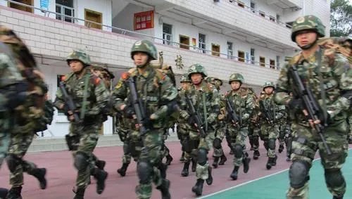 我要一个新兵入伍训练项目!要详细!