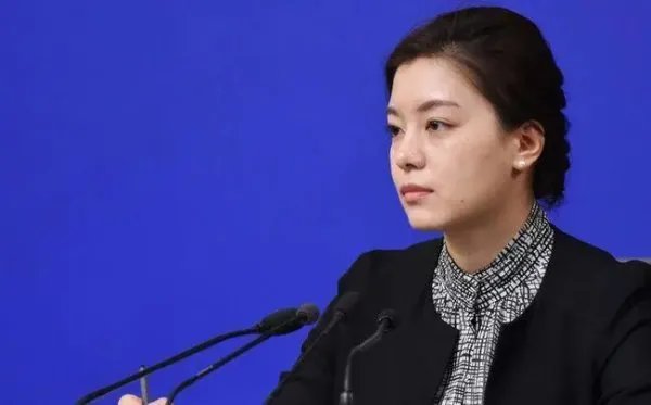 张京16年前用英文说自己的梦想是当外交官,如何她怎样了?