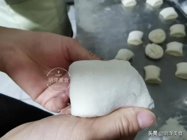 怎样做油酥饼?里面的油酥怎样做?详细的做法步骤图有吗?