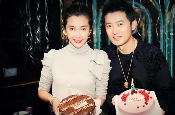 任泉给李冰冰庆祝49岁生日,他们当初是如何相识的?