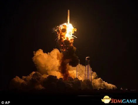 实在太震撼 NASA曝光“天鹅座”飞船爆炸现场近照